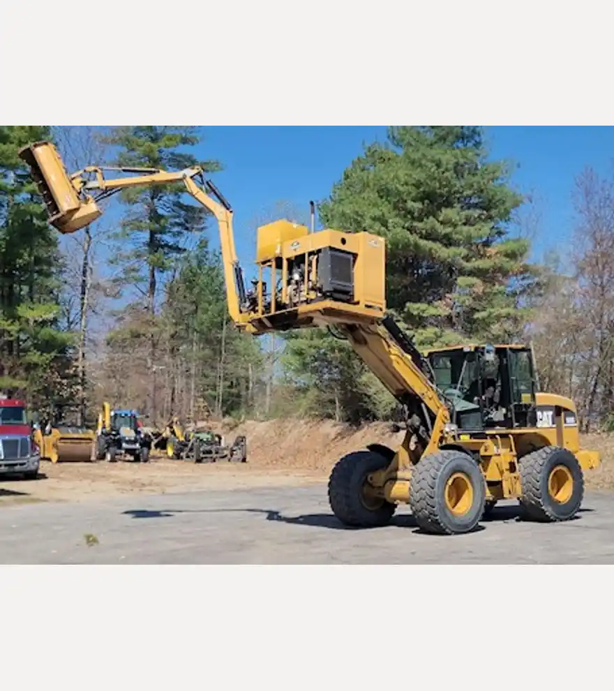 2005 Caterpillar 930G - Caterpillar Loaders - caterpillar-loaders-930g-1e2cb1cc-1.jpg
