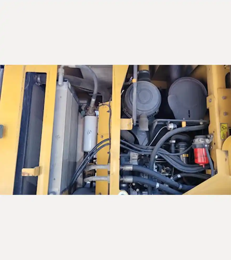 2005 Caterpillar 930G - Caterpillar Loaders - caterpillar-loaders-930g-1e2cb1cc-18.jpg