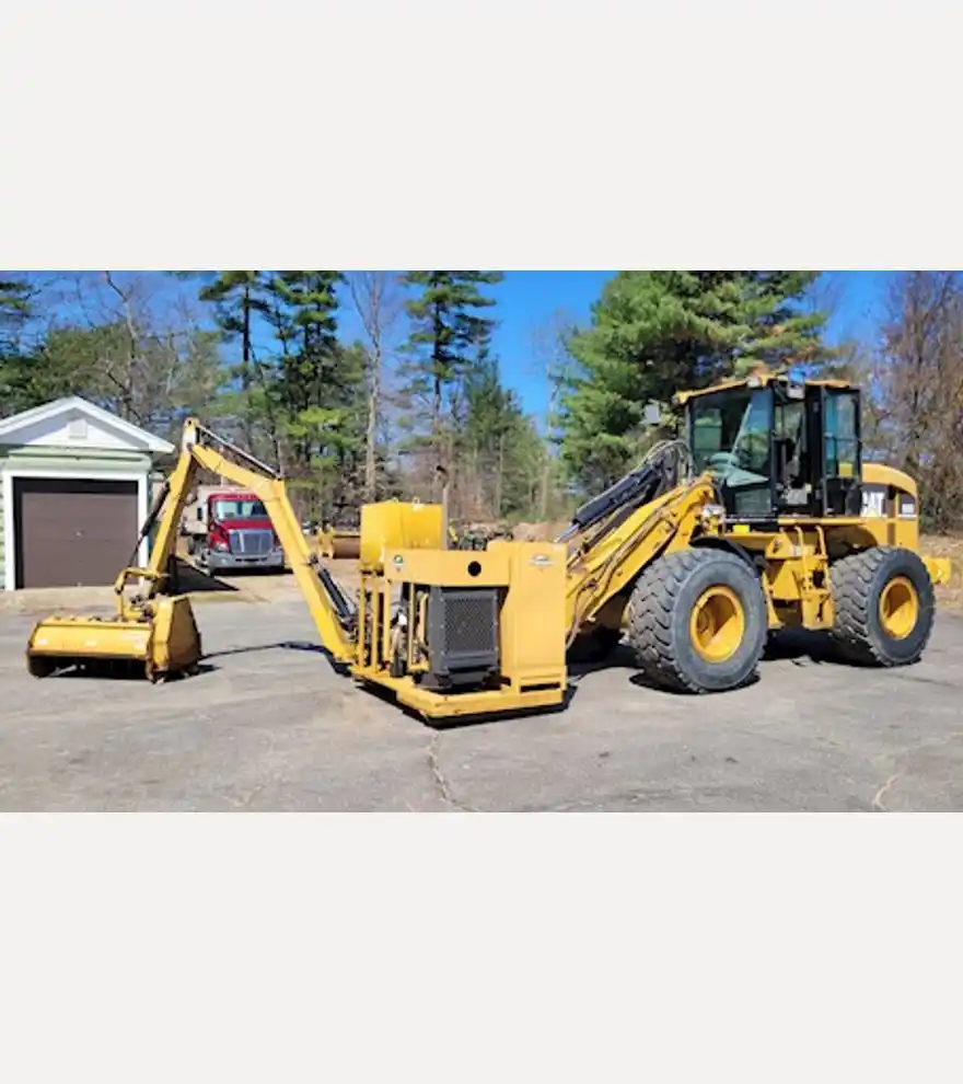 2005 Caterpillar 930G - Caterpillar Loaders - caterpillar-loaders-930g-1e2cb1cc-2.jpg
