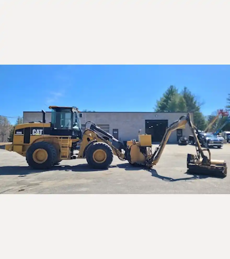 2005 Caterpillar 930G - Caterpillar Loaders - caterpillar-loaders-930g-1e2cb1cc-6.jpg