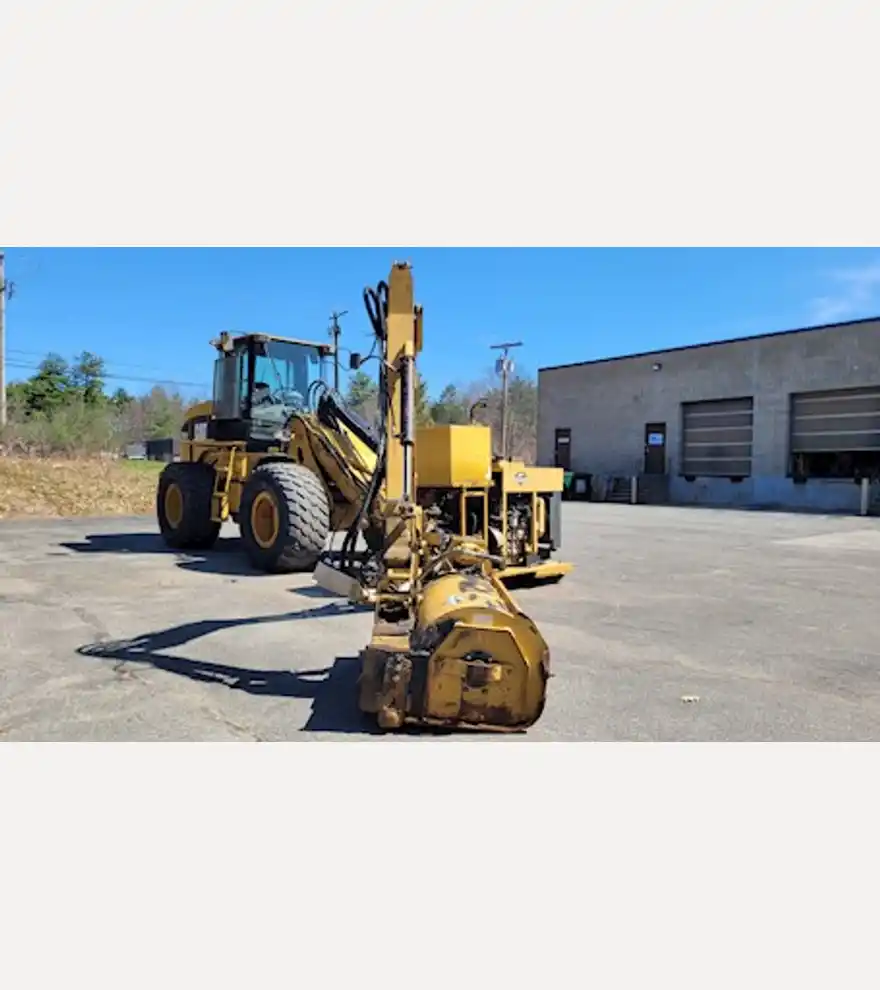 2005 Caterpillar 930G - Caterpillar Loaders - caterpillar-loaders-930g-1e2cb1cc-7.jpg