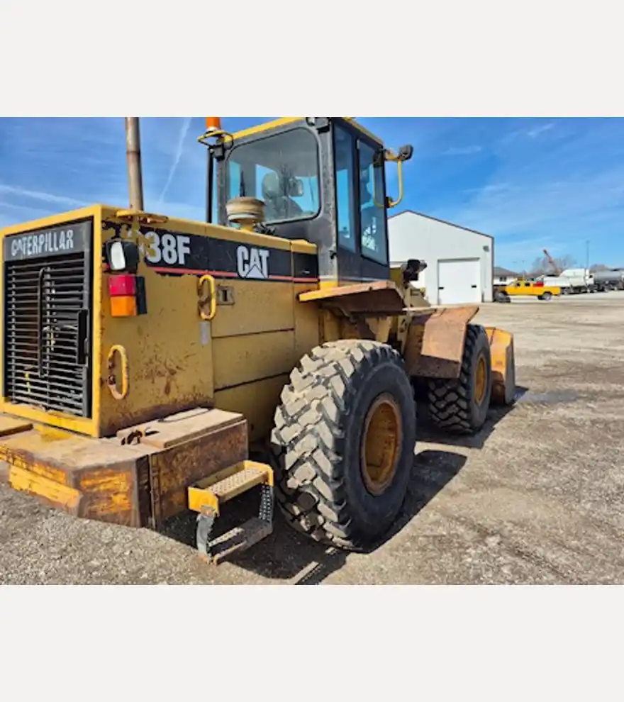 1995 Caterpillar 938F - Caterpillar Loaders - caterpillar-loaders-938f-1b56778e-4.jpg