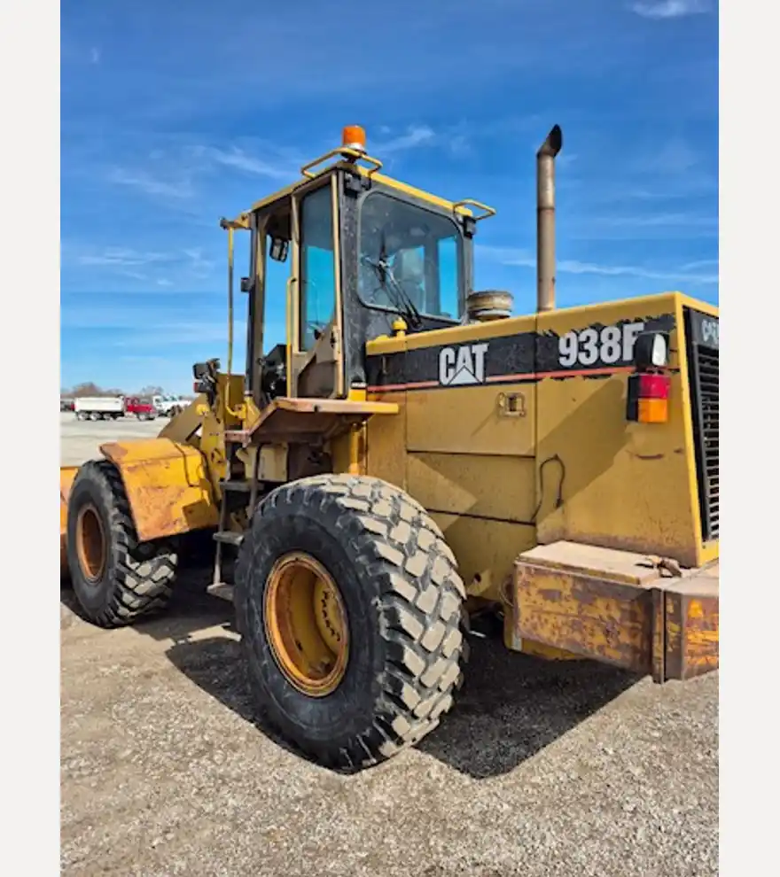 1995 Caterpillar 938F - Caterpillar Loaders - caterpillar-loaders-938f-1b56778e-5.jpg