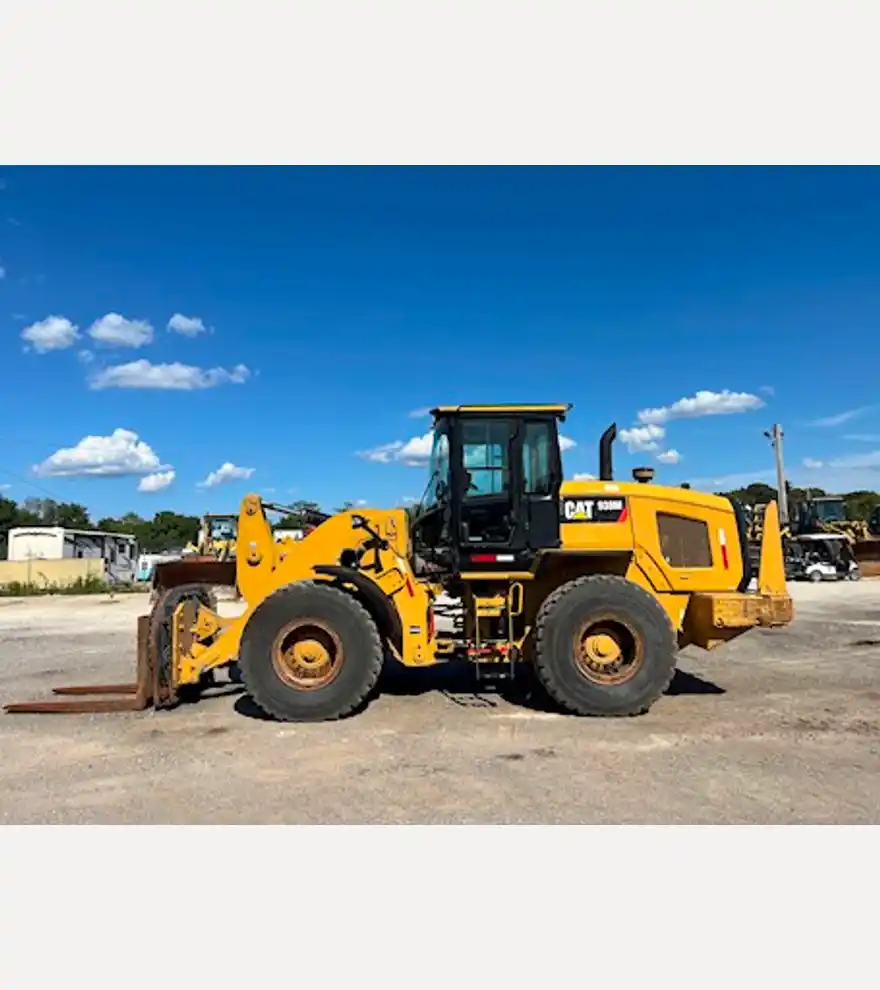 2016 Caterpillar 938M - Caterpillar Loaders - caterpillar-loaders-938m-a3782e2c-1.jpg