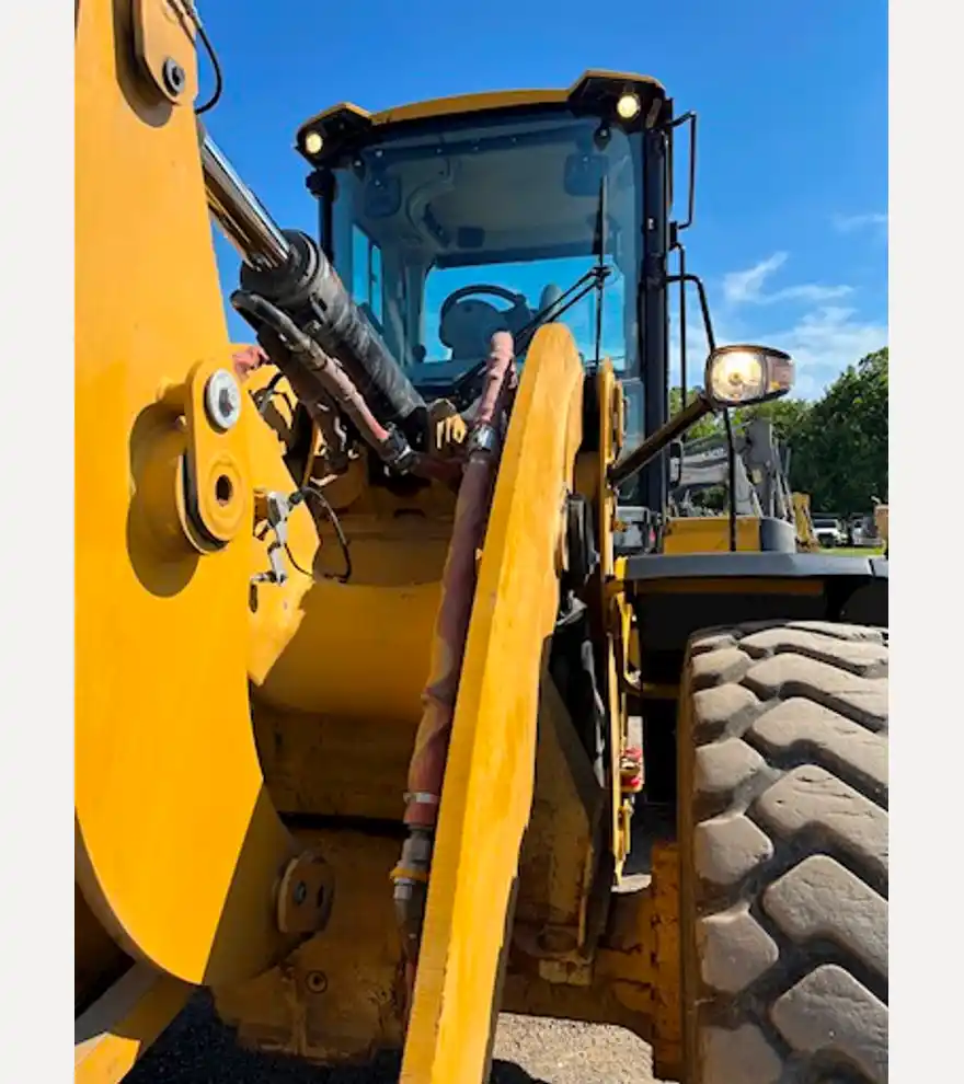 2016 Caterpillar 938M - Caterpillar Loaders - caterpillar-loaders-938m-a3782e2c-10.jpg
