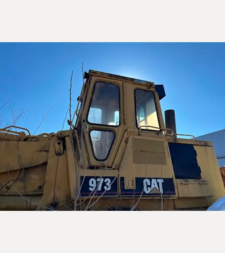 1986 Caterpillar 973 - Caterpillar Loaders - caterpillar-loaders-973-3b68647d-1.jpg