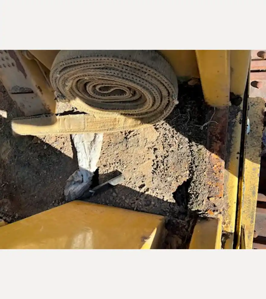 1986 Caterpillar 973 - Caterpillar Loaders - caterpillar-loaders-973-3b68647d-14.jpg