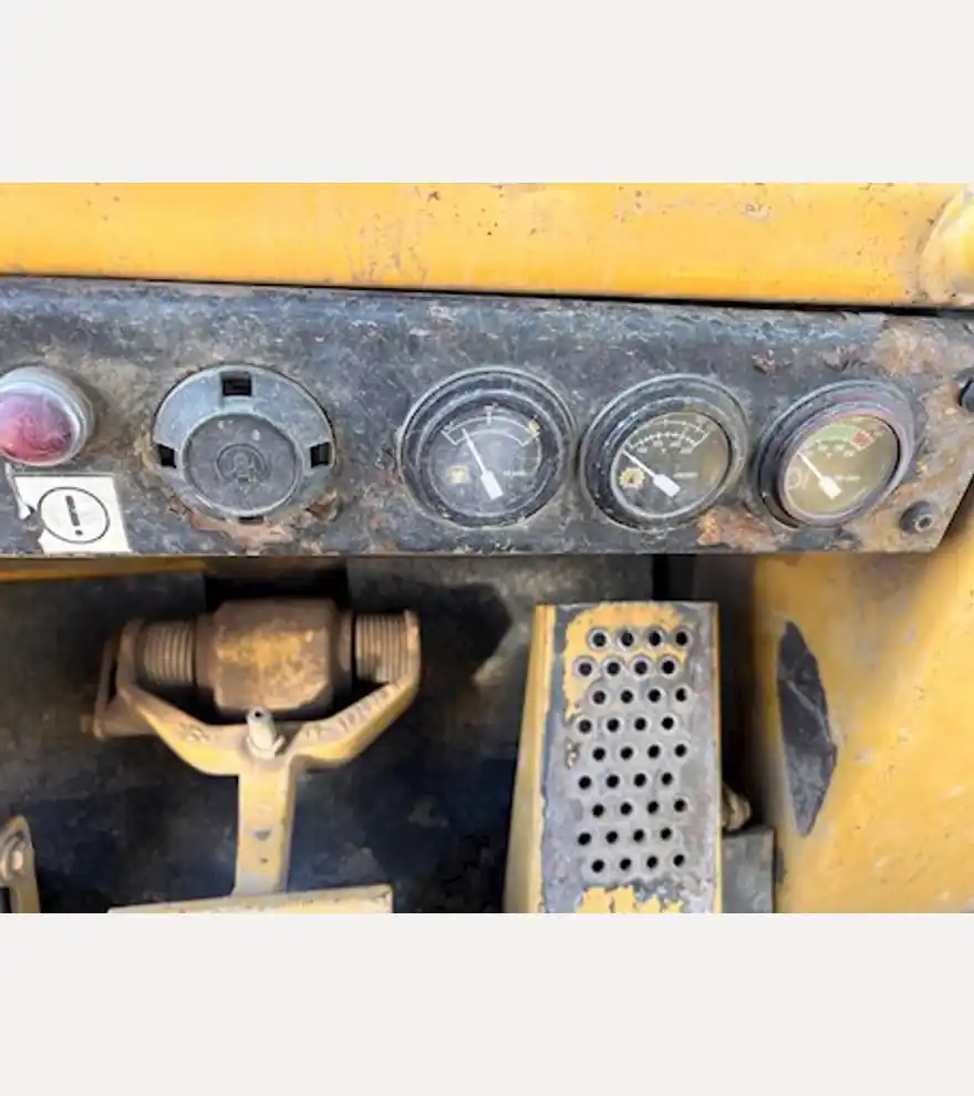 1999 Caterpillar 973 LGP - Caterpillar Loaders - caterpillar-loaders-973-lgp-1719ce09-16.jpeg