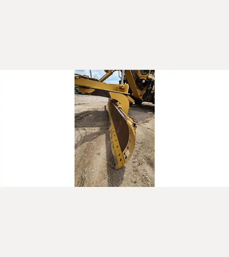 2006 Caterpillar 140H - Caterpillar Motor Grader - caterpillar-motor-grader-140h-0d2f9184-9.jpg