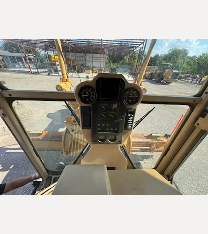 2002 Caterpillar 140H - Caterpillar Motor Grader - caterpillar-motor-grader-140h-c121204d-11.jpeg