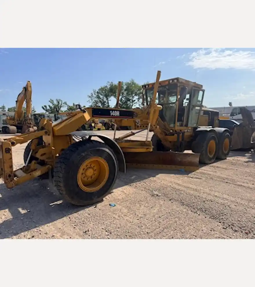 2005 Caterpillar 140H - Caterpillar Motor Grader - caterpillar-motor-grader-140h-de89f903-2.jpeg