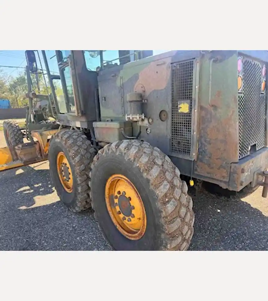 1985 Caterpillar Ex-Army 130G - Caterpillar Motor Grader - caterpillar-motor-grader-ex-army-130g-62e7db86-11.jpeg