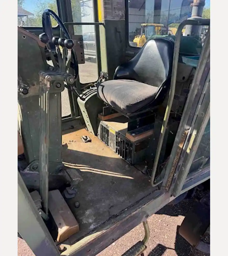 1985 Caterpillar Ex-Army 130G - Caterpillar Motor Grader - caterpillar-motor-grader-ex-army-130g-62e7db86-13.jpeg