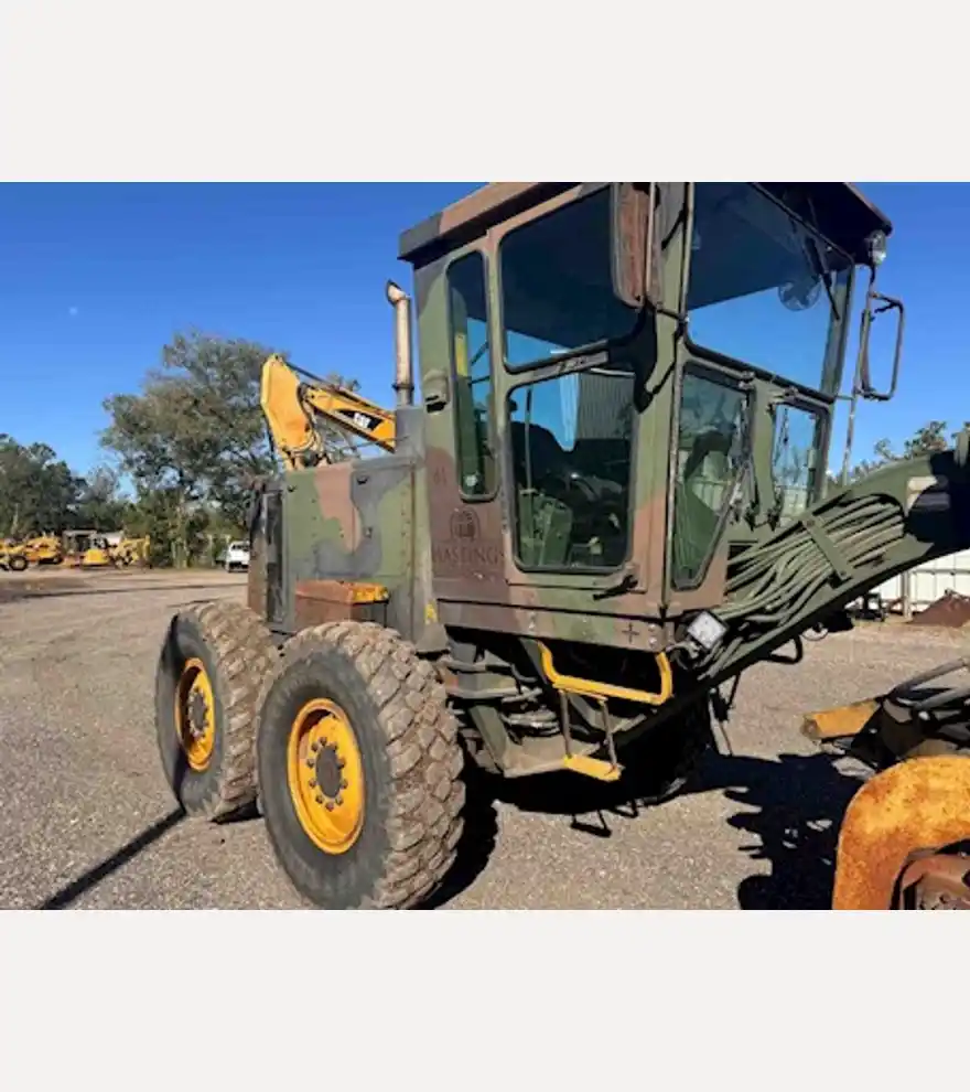 1985 Caterpillar Ex-Army 130G - Caterpillar Motor Grader - caterpillar-motor-grader-ex-army-130g-62e7db86-14.jpeg