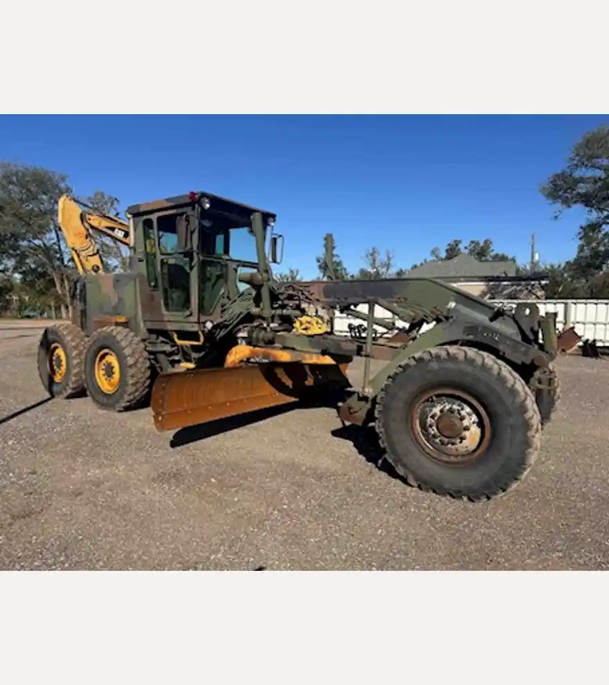 1985 Caterpillar Ex-Army 130G - Caterpillar Motor Grader - caterpillar-motor-grader-ex-army-130g-62e7db86-2.jpeg