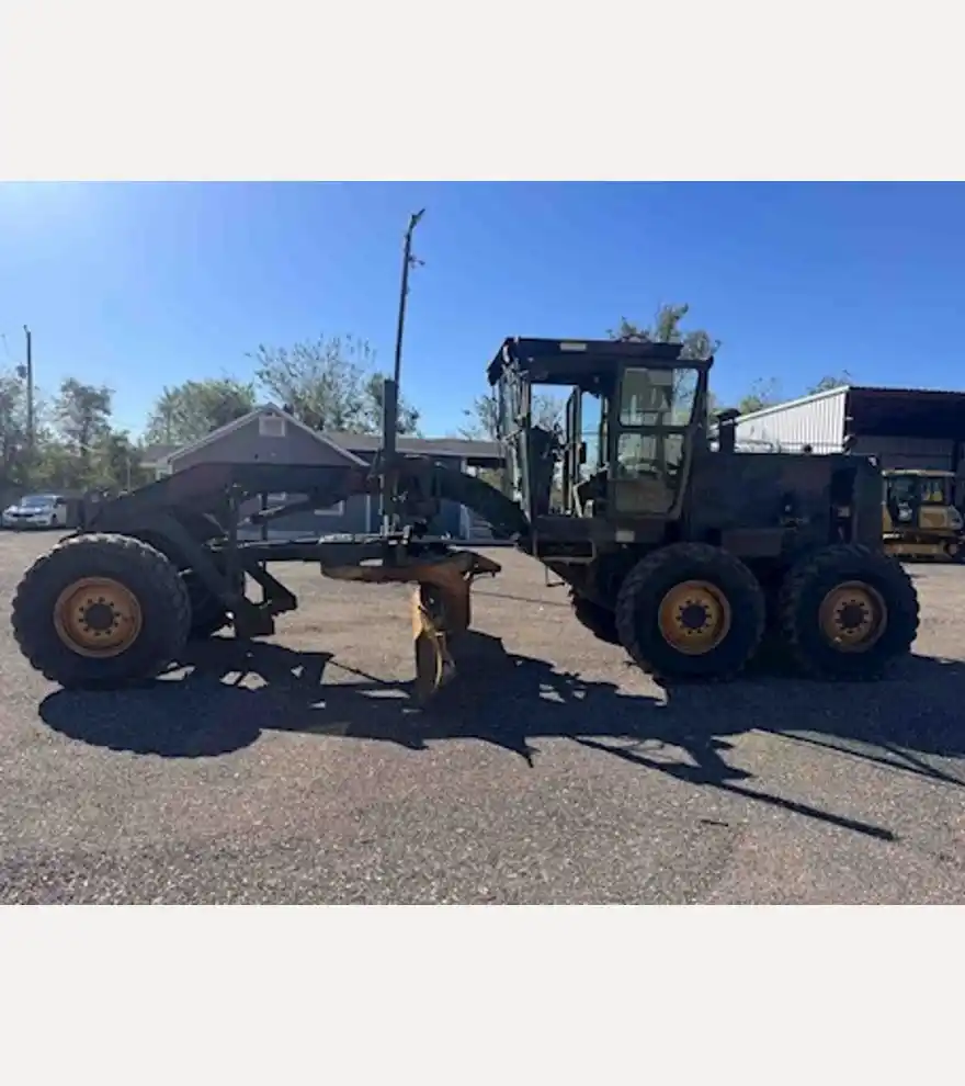 1985 Caterpillar Ex-Army 130G - Caterpillar Motor Grader - caterpillar-motor-grader-ex-army-130g-62e7db86-4.jpeg