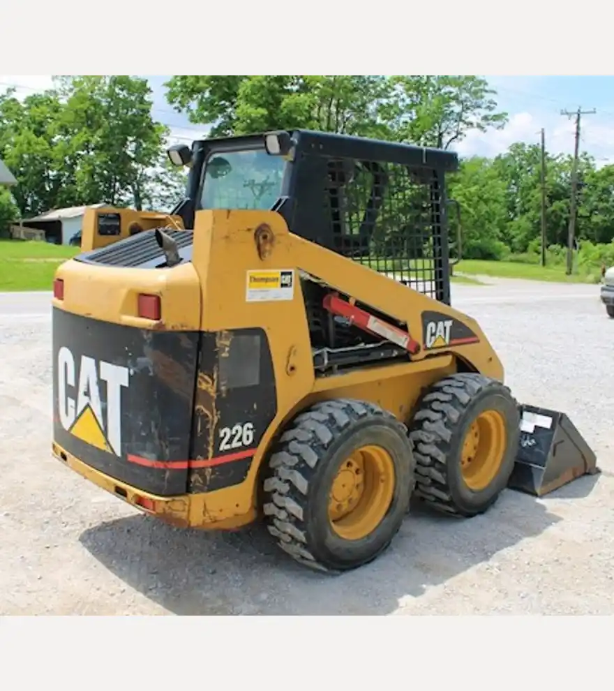 2002 Caterpillar 226 - Caterpillar Skid Steers - caterpillar-skid-steers-226-0b4b7d28-4.jpg