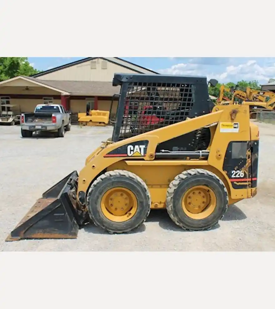 2002 Caterpillar 226 - Caterpillar Skid Steers - caterpillar-skid-steers-226-0b4b7d28-6.jpg