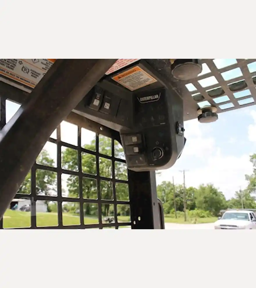 2002 Caterpillar 226 - Caterpillar Skid Steers - caterpillar-skid-steers-226-0b4b7d28-8.jpg