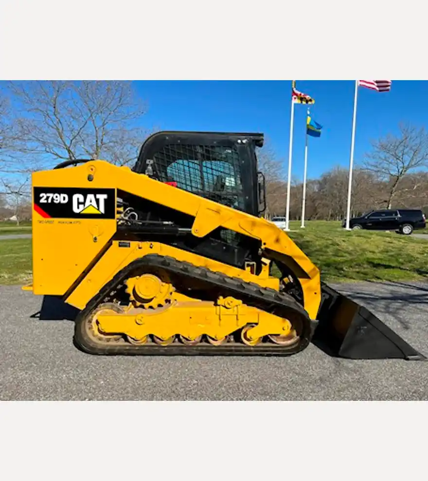 2019 Caterpillar 279D HF - Caterpillar Skid Steers - caterpillar-skid-steers-279d-hf-8422e421-4.jpg