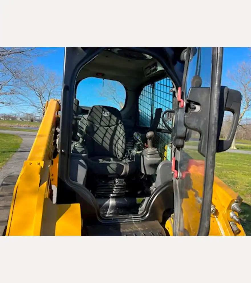 2019 Caterpillar 279D HF - Caterpillar Skid Steers - caterpillar-skid-steers-279d-hf-8422e421-9.jpg