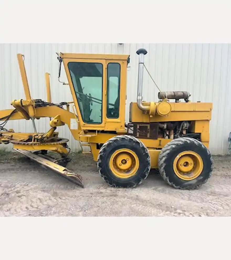 1987 Champion 740 Motor Grader (Needs Repair) - Champion Motor Grader - champion-motor-grader-740-motor-grader-needs-repair-51ddc28a-2.JPEG