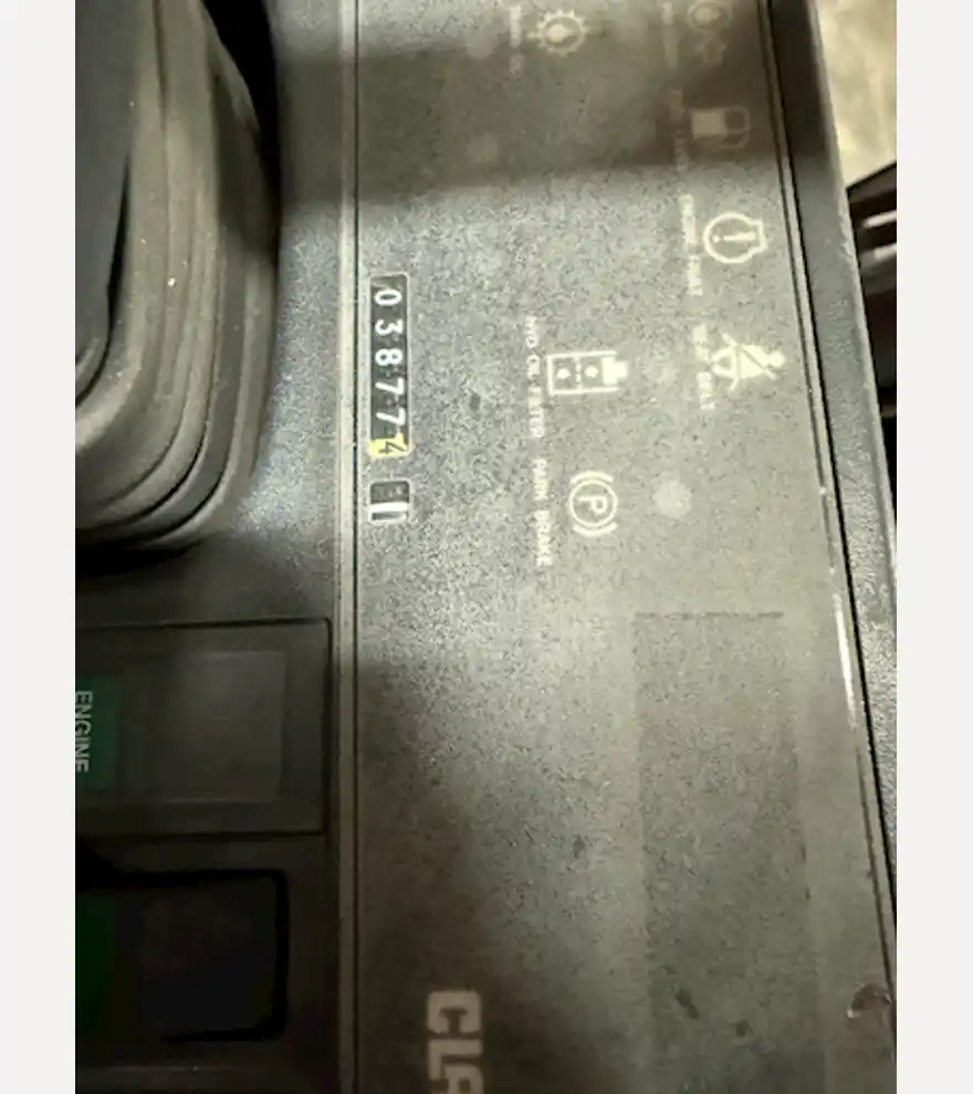 2011 Clark GCC70-L - Clark Forklifts - clark-forklifts-gcc70-l-081b39d0-1.jpg