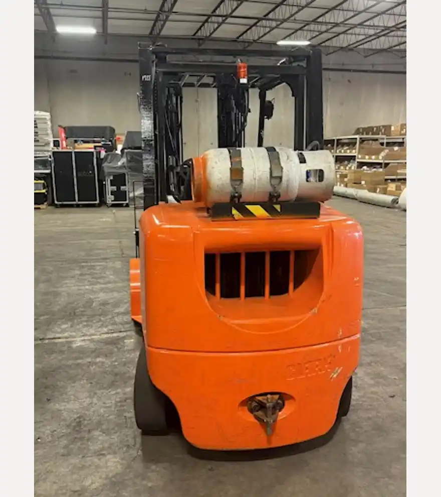 2011 Clark GCC70-L - Clark Forklifts - clark-forklifts-gcc70-l-081b39d0-6.JPG