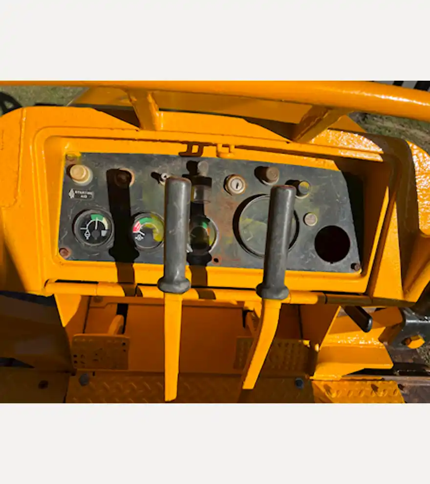 1985 DEERE 450D - DEERE Bulldozers - deere-bulldozers-450d-340e275c-7.jpg