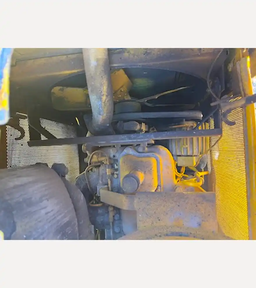 1985 DEERE 450D - DEERE Bulldozers - deere-bulldozers-450d-ddd72fad-13.jpg