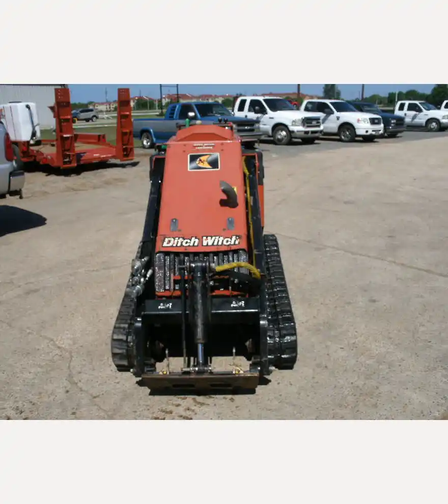 2015 Ditch Witch SK850 - Ditch Witch Skid Steers - ditch-witch-skid-steers-sk850-accfa297-2.JPG