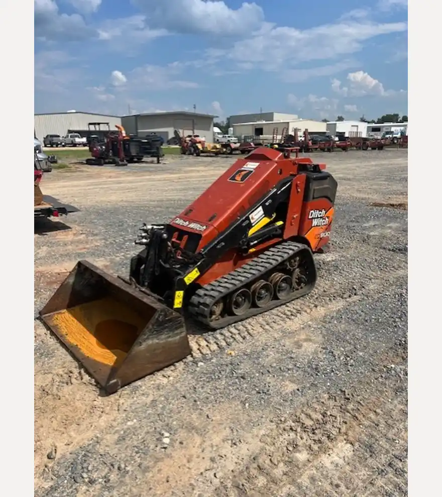 2024 Ditch Witch SK900 - Ditch Witch Skid Steers - ditch-witch-skid-steers-sk900-e52454e5-1.jpg