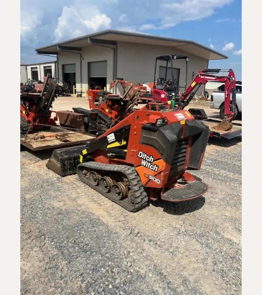 2024 Ditch Witch SK900 - Ditch Witch Skid Steers - ditch-witch-skid-steers-sk900-e52454e5-2.jpg
