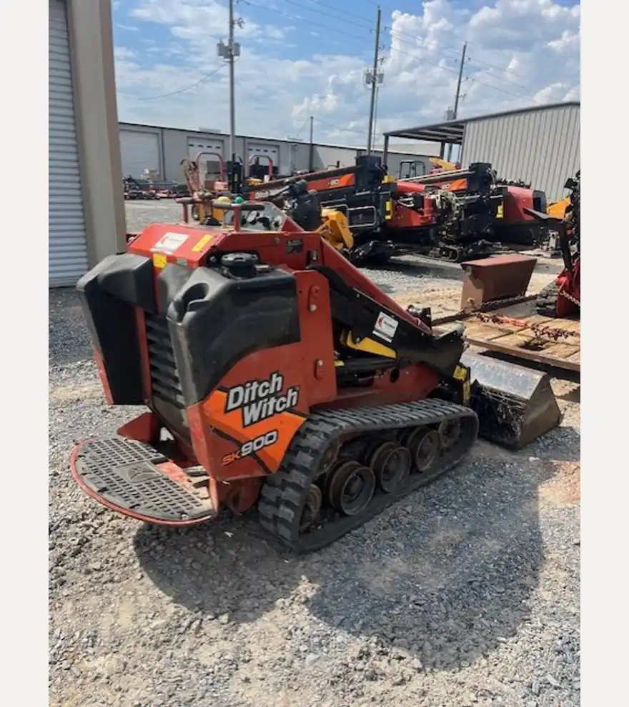 2024 Ditch Witch SK900 - Ditch Witch Skid Steers - ditch-witch-skid-steers-sk900-e52454e5-3.jpg