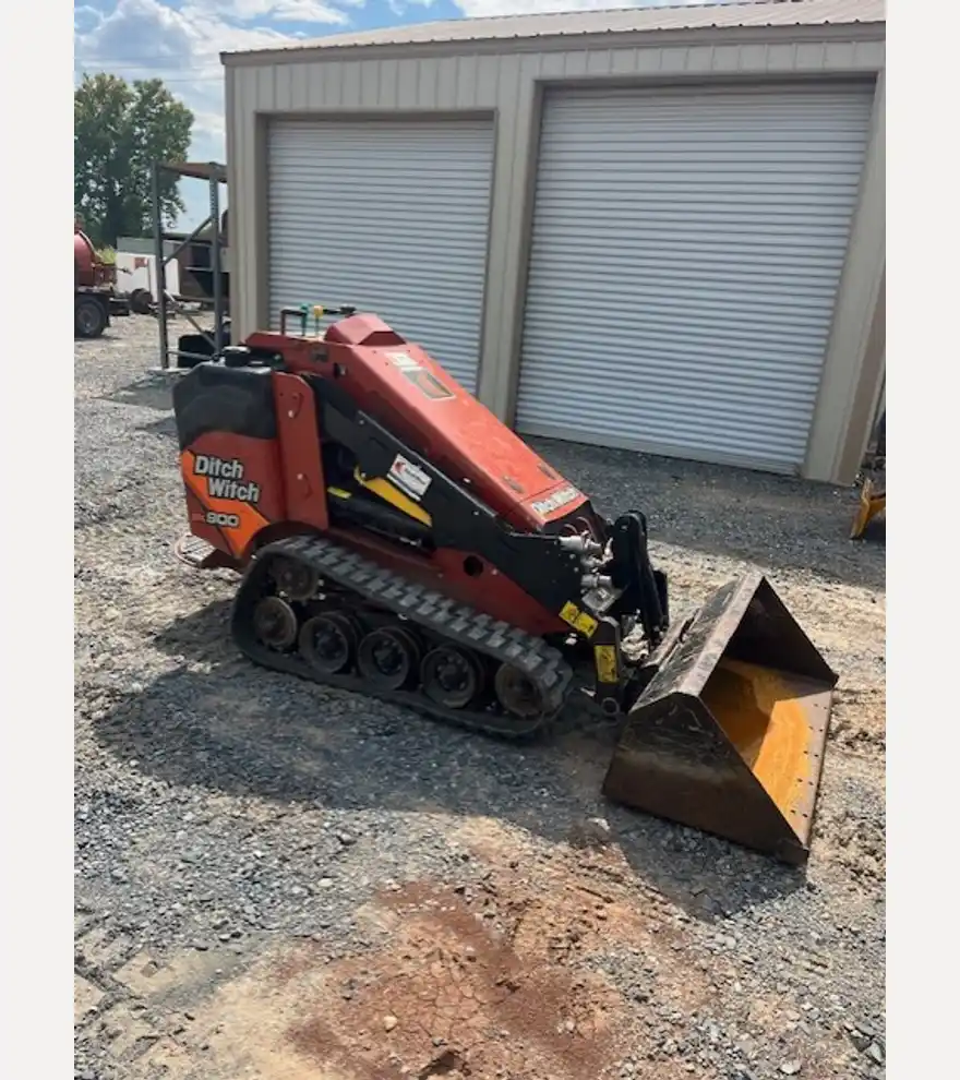2024 Ditch Witch SK900 - Ditch Witch Skid Steers - ditch-witch-skid-steers-sk900-e52454e5-4.jpg