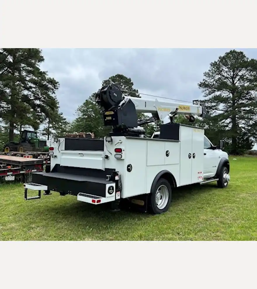 2022 Dodge Ram 5500 HD Service Truck 4x4 - Dodge Cab Chassis Trucks - dodge-cab-chassis-trucks-ram-5500-hd-service-truck-4x4-dc2c3b41-7.JPG