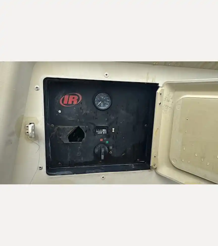 2009 Doosan 185 Air Compressor - Doosan Air Compressors - doosan-air-compressors-185-air-compressor-7dbd2b77-4.jpeg