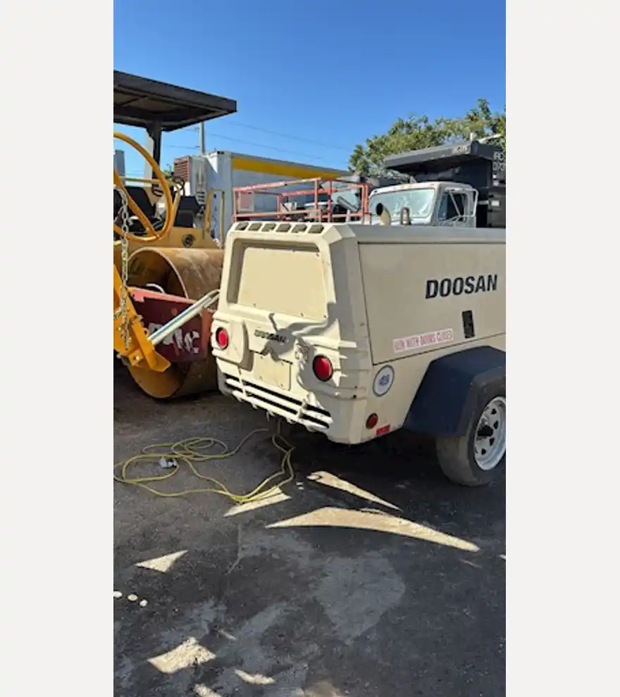 2014 Doosan 185 Air Compressor - Doosan Air Compressors - doosan-air-compressors-185-air-compressor-859bf092-6.jpeg