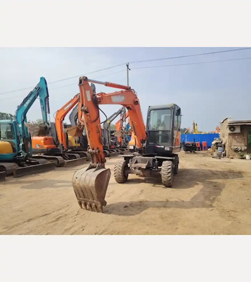  Doosan DX60 W - Doosan Excavators - doosan-excavators-dx60-w-43fc9f69-1.jpg