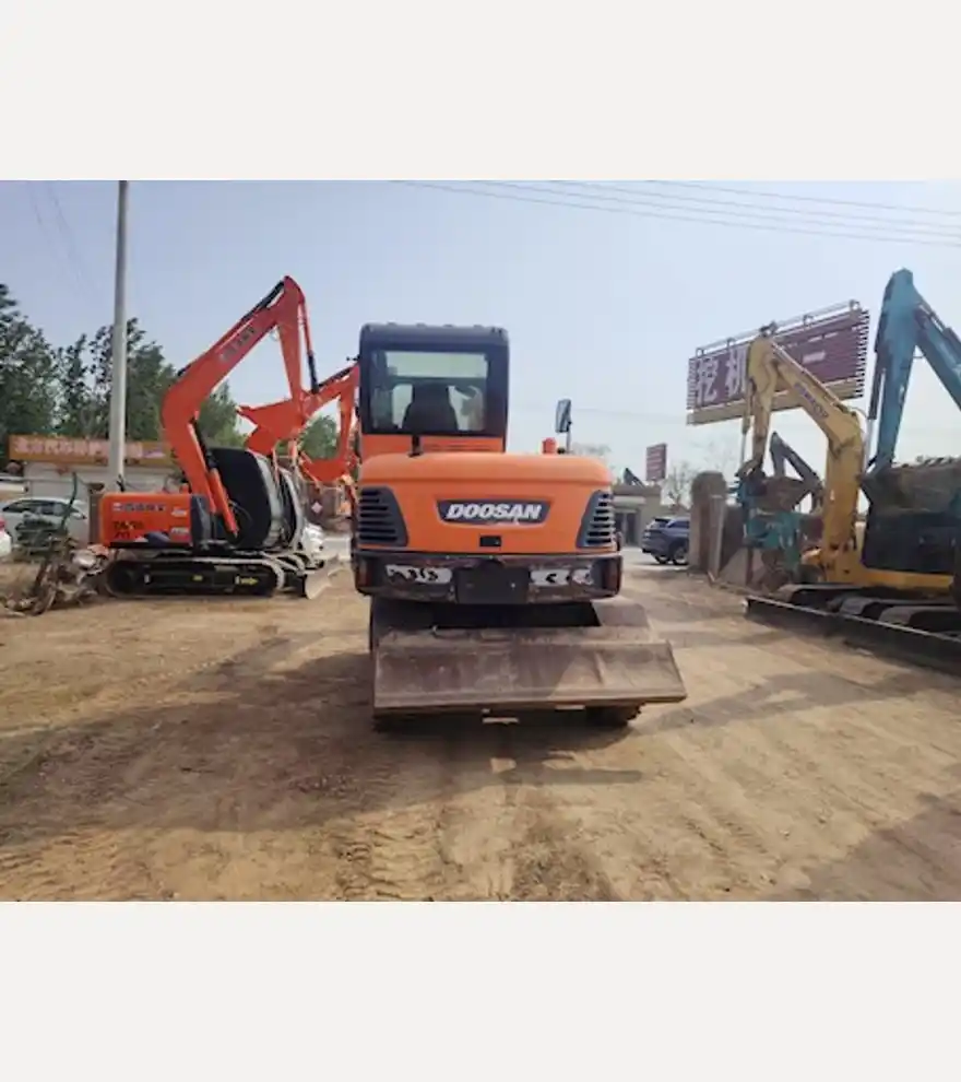  Doosan DX60 W - Doosan Excavators - doosan-excavators-dx60-w-43fc9f69-4.jpg