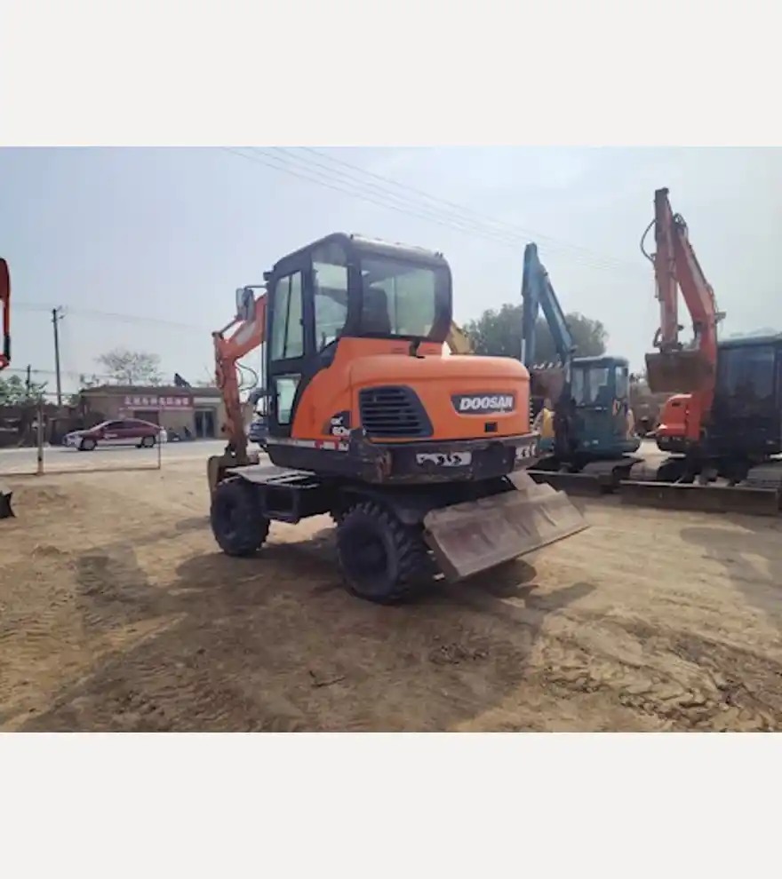  Doosan DX60 W - Doosan Excavators - doosan-excavators-dx60-w-43fc9f69-5.jpg