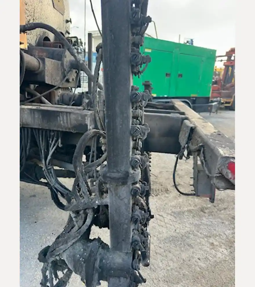 2001 Etnyre Centennial 2000 Gallon Asphalt Distributor - Etnyre Asphalt & Conrete - etnyre-asphalt-conrete-centennial-2000-gallon-asphalt-distributor-1ec8033f-10.jpg