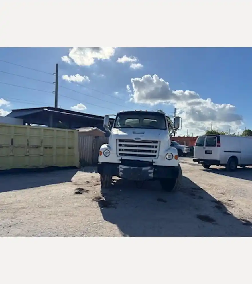 2007 Etnyre Centennial 2000 Gallon Asphalt Distributor - Etnyre Asphalt & Conrete - etnyre-asphalt-conrete-centennial-2000-gallon-asphalt-distributor-dff3a547-2.jpeg