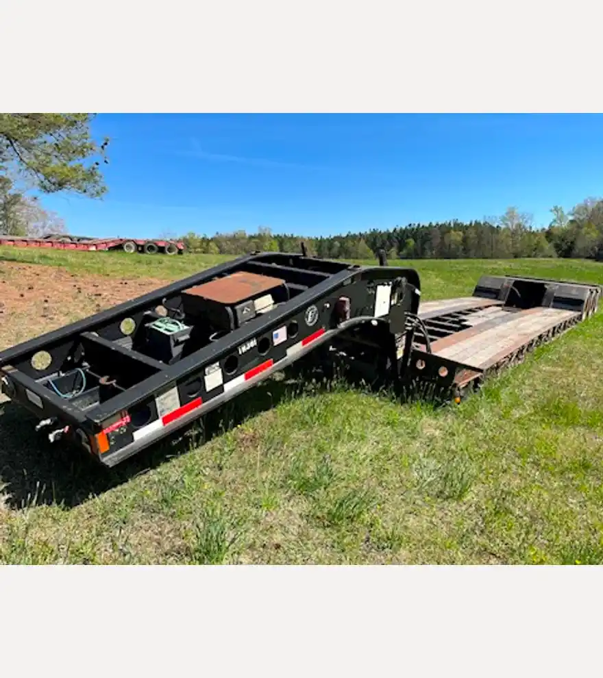 2007 Fontaine TL55FLD Lowboy Trailer - Fontaine Tow Trailers - fontaine-tow-trailers-tl55fld-lowboy-trailer-1e2dec1e-1.JPG