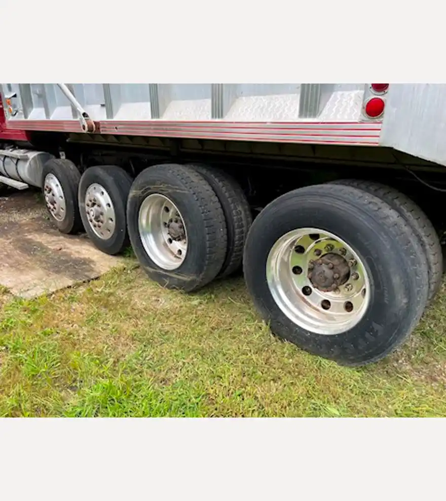 1989 Ford LTL9000 Quad Axle Dump Truck - Ford Dump Trucks - ford-dump-trucks-ltl9000-quad-axle-dump-truck-f14b512a-4.JPG