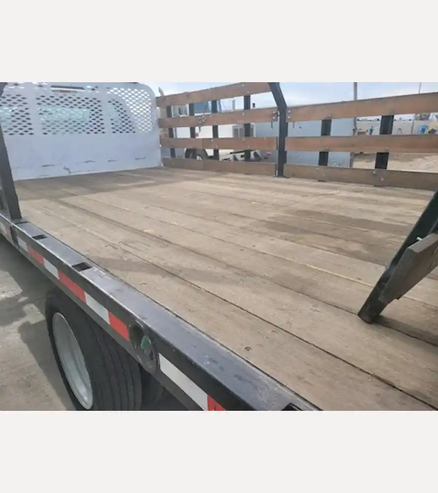 2014 Ford F550 FLATBED - Ford Other Trucks & Trailers - ford-other-trucks-trailers-f550-flatbed-9f3da0f0-5.jpg