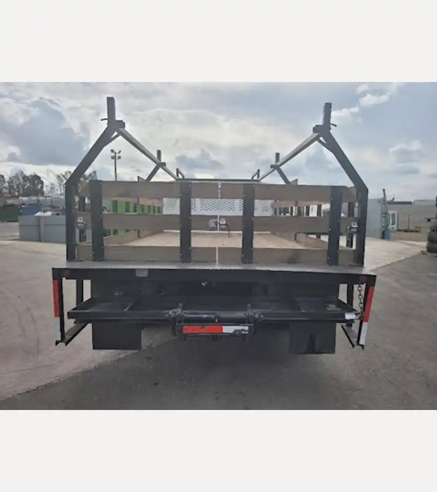 2014 Ford F550 FLATBED - Ford Other Trucks & Trailers - ford-other-trucks-trailers-f550-flatbed-9f3da0f0-6.jpg