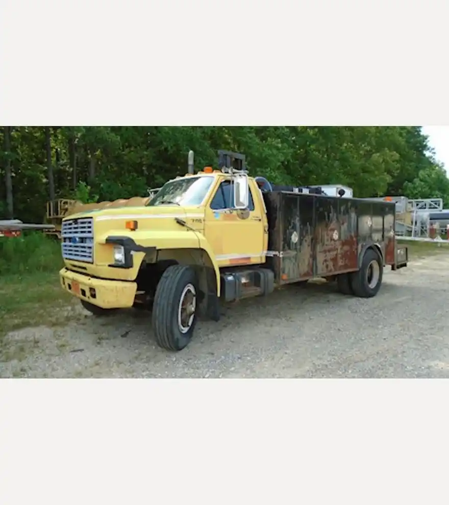 1991 Ford F700 Service Truck - Ford Other Trucks & Trailers - ford-other-trucks-trailers-f700-service-truck-c4dc00e7-2.jpg