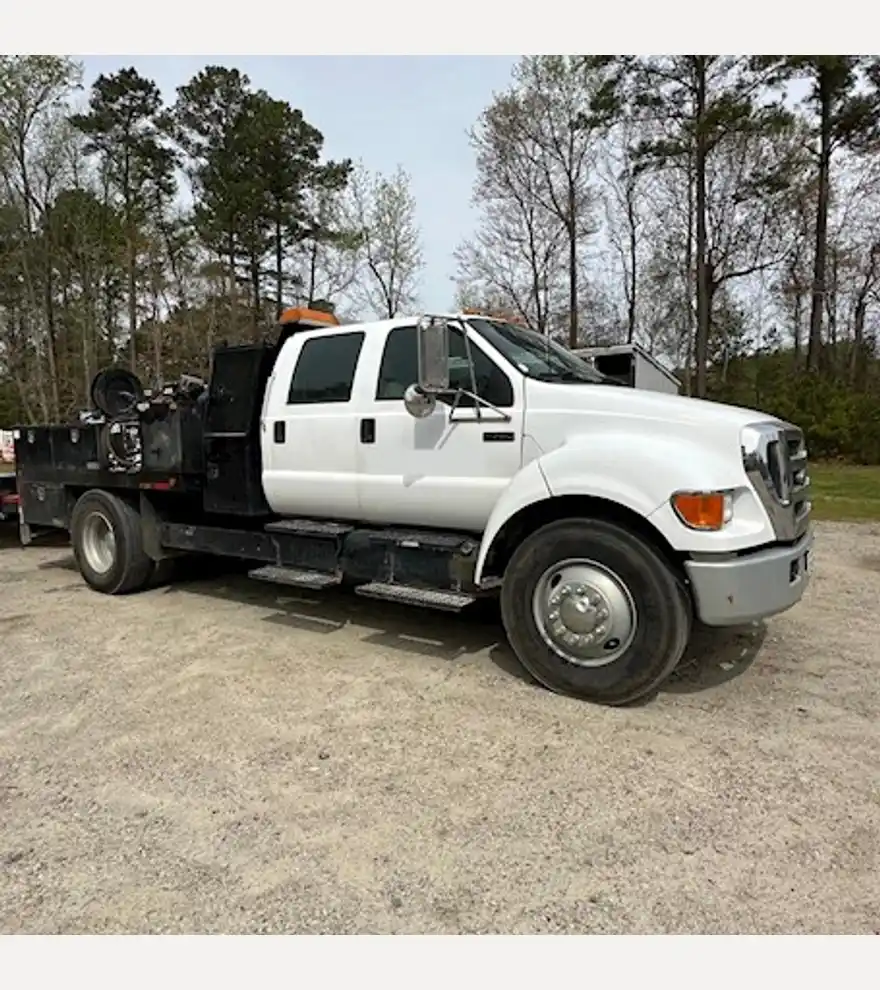 2004 Ford F750 XL SD - Ford Other Trucks & Trailers - ford-other-trucks-trailers-f750-xl-sd-e60a7cd9-1.jpg