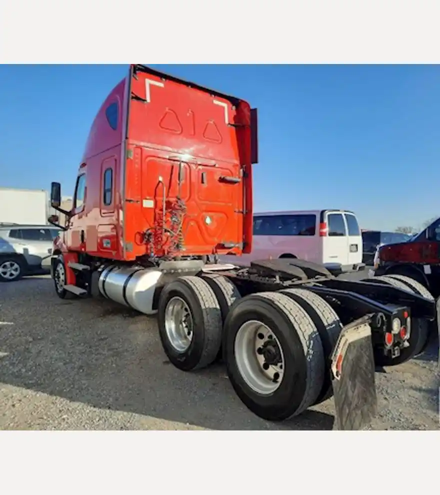 2019 Freightliner Cascadia 126 Road Tractor - Freightliner Cab Chassis Trucks - freightliner-cab-chassis-trucks-cascadia-126-road-tractor-29035ec2-2.jpg